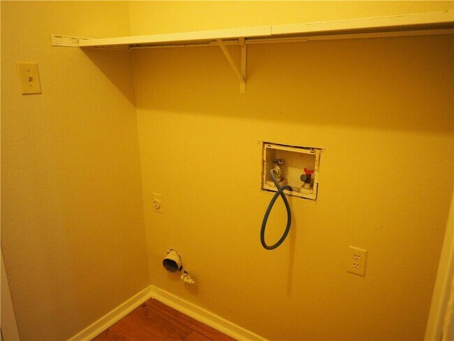 Building Photo - 7808 West Gate Blvd