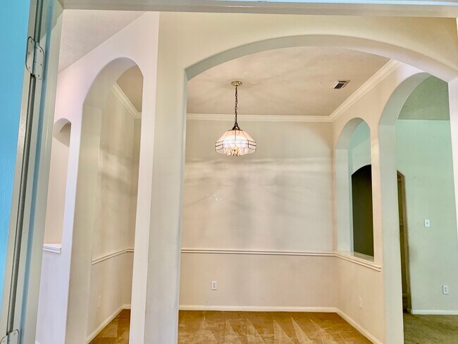 Building Photo - 7827 Iris Glen Ln