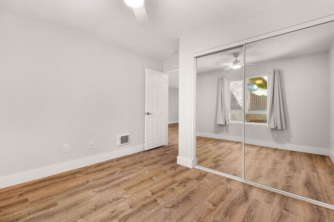 Building Photo - Fully Renovated 2-Bedroom Condo - Everything is NEW!