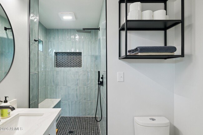 Building Photo - 6721 N 12th Wy