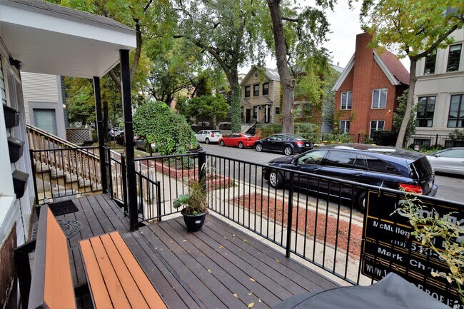 Building Photo - 1828 N Bissell St