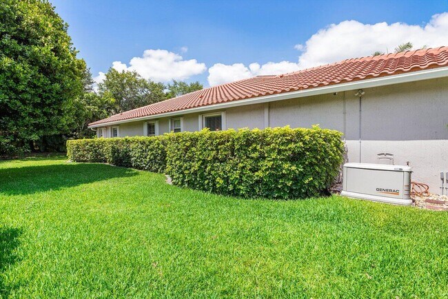 Building Photo - 4675 Manderly Dr