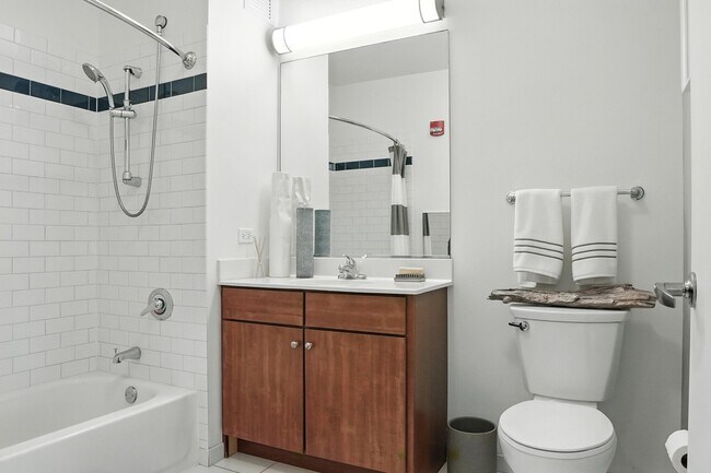 Building Photo - 341 E Wacker Dr
