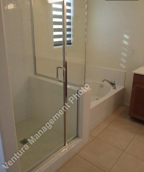 Building Photo - 523 Pioneer St