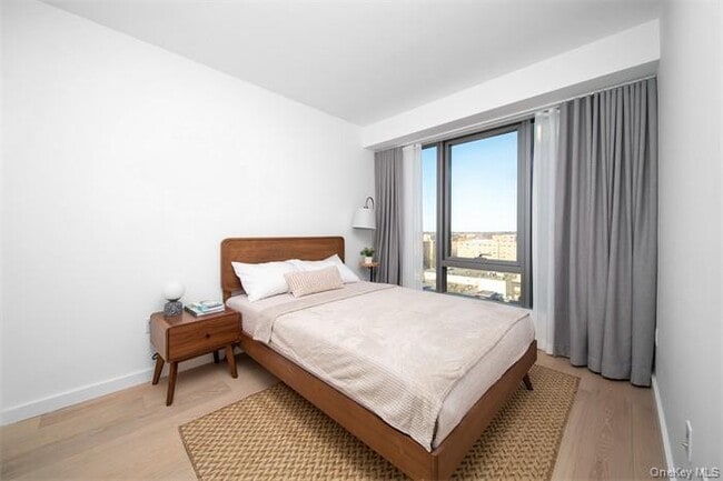 Building Photo - 33-71-71 Prince St