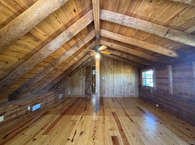 Building Photo - FOR LEASE!!!!!!!!!!