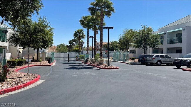 Building Photo - 7100 W Pirates Cove Rd