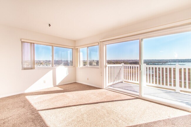 Building Photo - 4015 Crown Point Dr