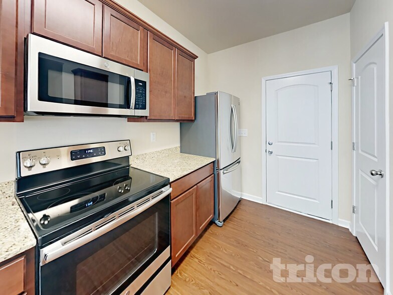 Building Photo - 2046 Aragon Lane