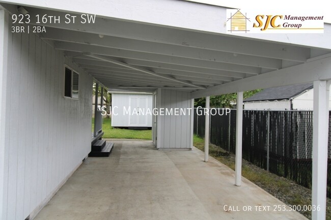 Building Photo - 923 16th St SW