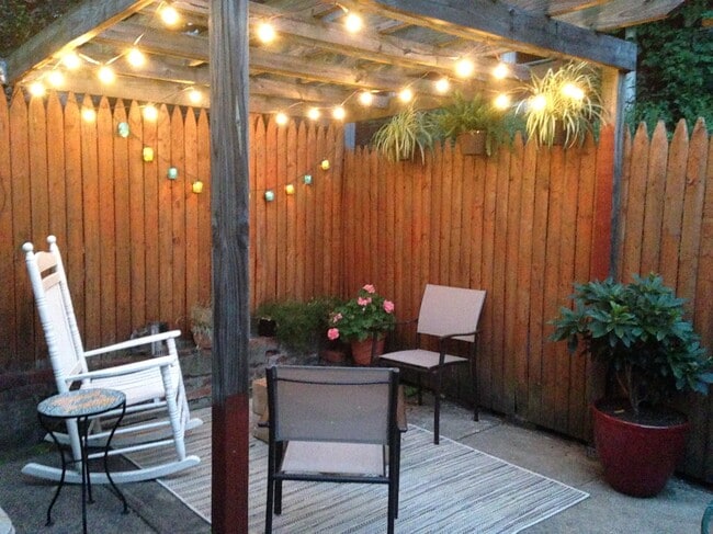 Building Photo - 607 Gross St