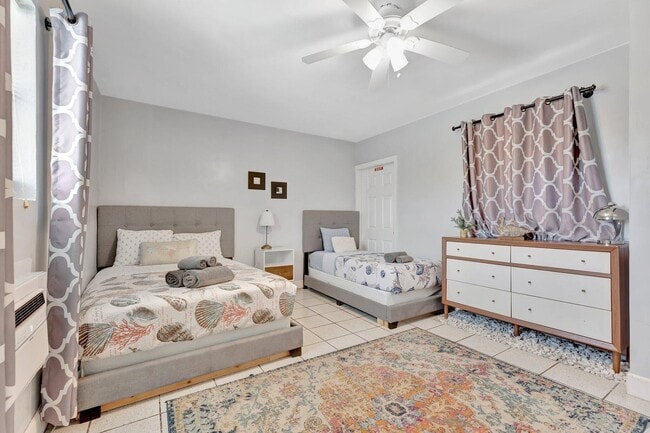 Building Photo - 1246 Johnson St