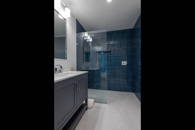 Building Photo - 500 Water Mill Towd Rd