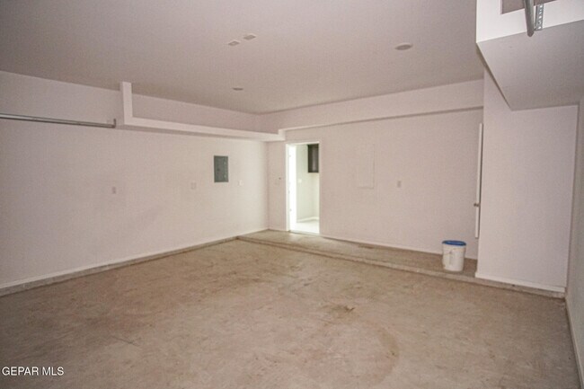 Building Photo - 223 Notts Way