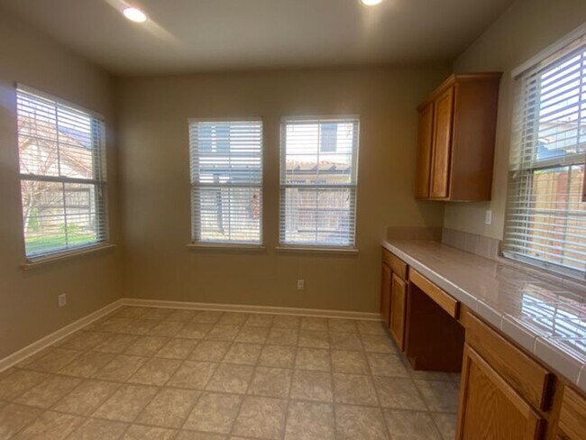 Building Photo - EXCEPTIONAL 4 BEDROOMS, 3 BATH, 3 CAR GARA...