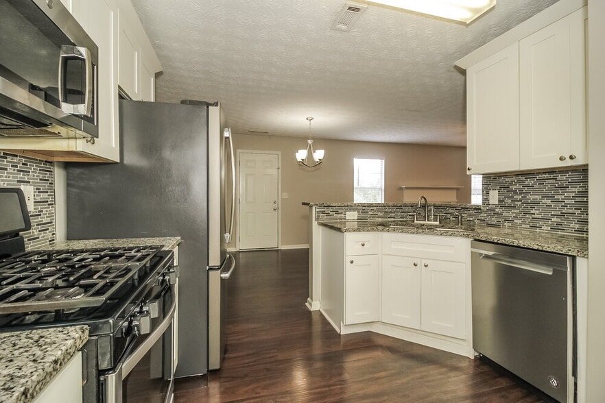 Building Photo - 138 Unity Cove