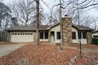 Building Photo - 3 Bed, 2 Bath with a beautiful view of the wooded back yard!!