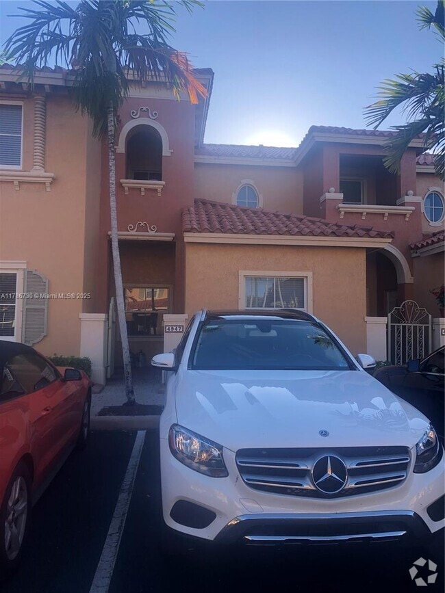 Building Photo - 4947 Leeward Ln