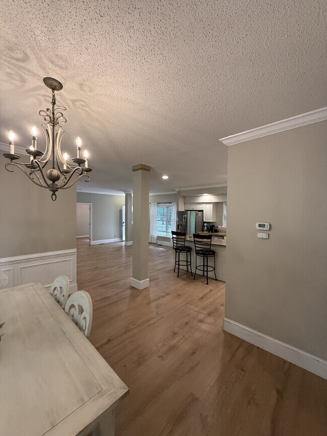 Building Photo - "Charming 4-Bedroom Sanctuary with 2 Full Baths in Beaufort – Spacious 2106 Sq Ft Haven!"