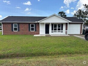 Building Photo - **Charming 3-Bedroom, 2-Bath Home in the H...