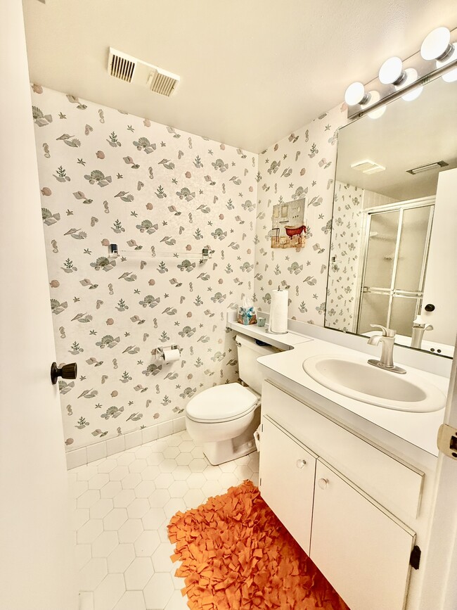 Building Photo - 2900 Cove Cay Dr