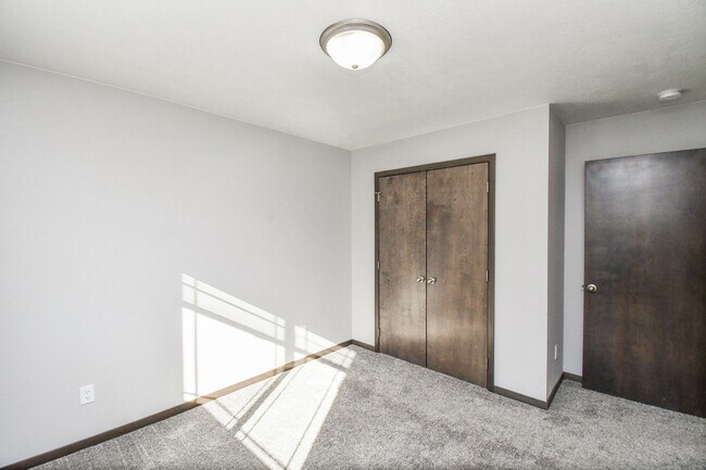 Building Photo - 3616 S Outfield Cir