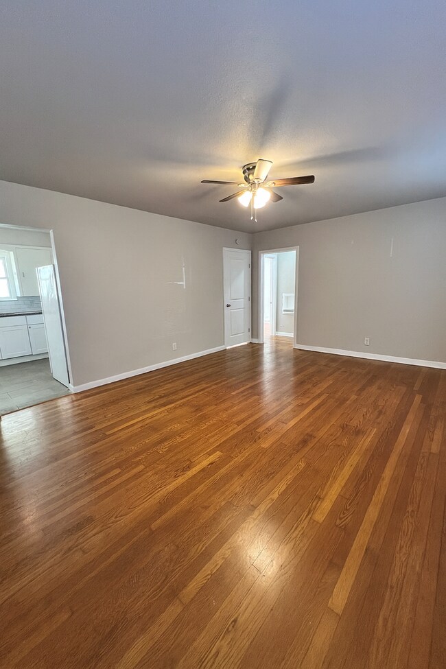 Building Photo - Historic District, Monticello Park