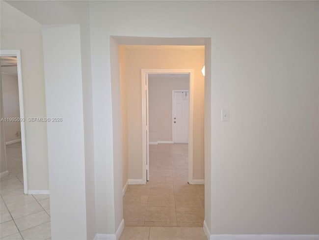 Building Photo - 1723 Thomas St