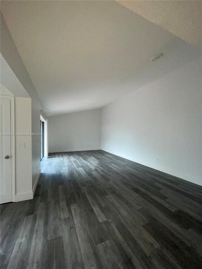 Building Photo - 4300 Landar Dr