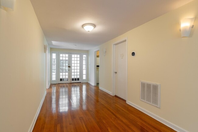 Building Photo - 6221 Walhonding Rd