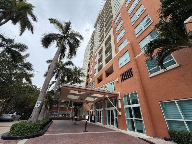 Building Photo - 2000 N Bayshore Dr