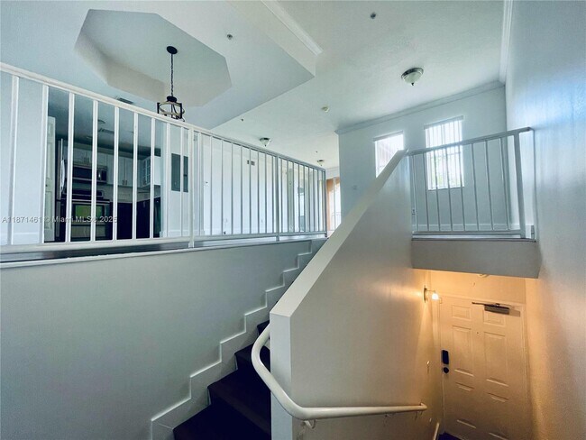 Primary Photo - 6560 NW 114th Ave