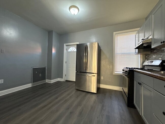 Building Photo - Two Bedroom House In Baltimore City