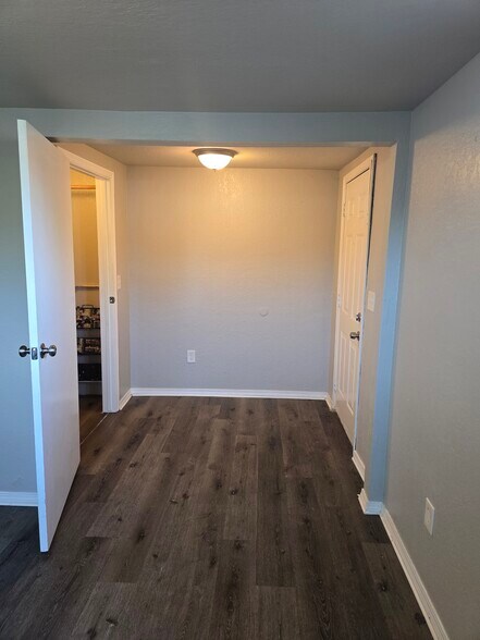 Building Photo - 3310 6th Ave