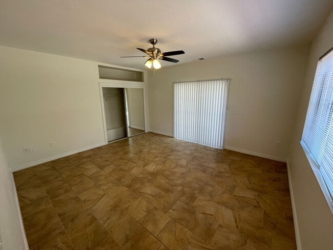Building Photo - 4527 Hollister Ave