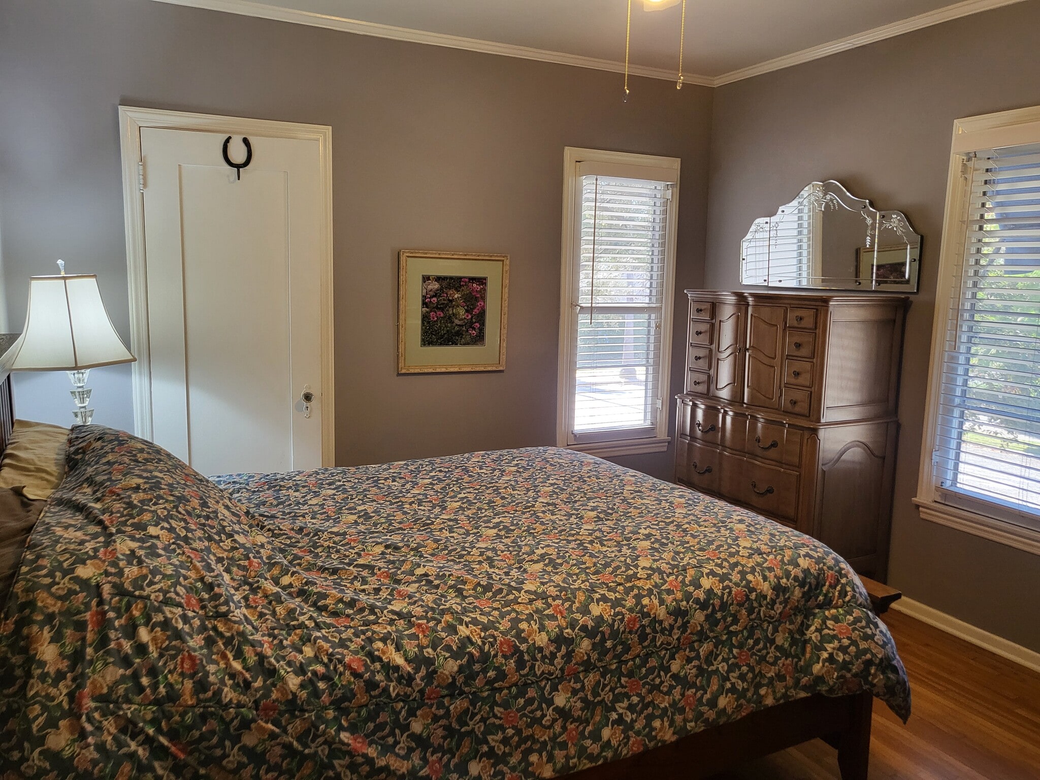 Main bedroom, large walk in closet - 1146 Avoca Ave