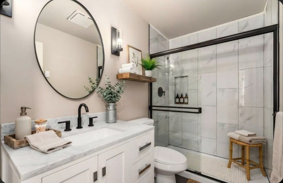 Building Photo - 604 W Crest Dr