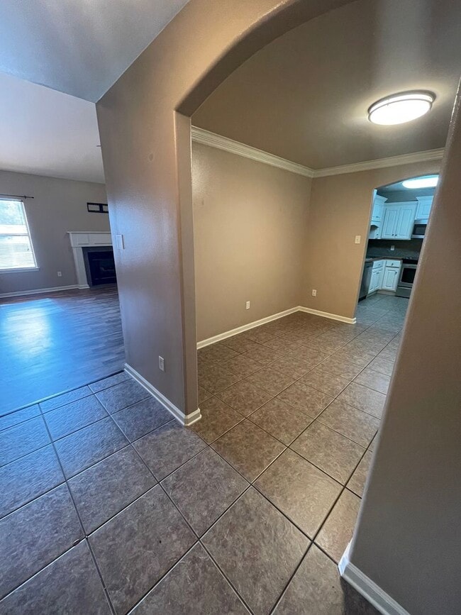 Building Photo - Convenient Sherwood Location
