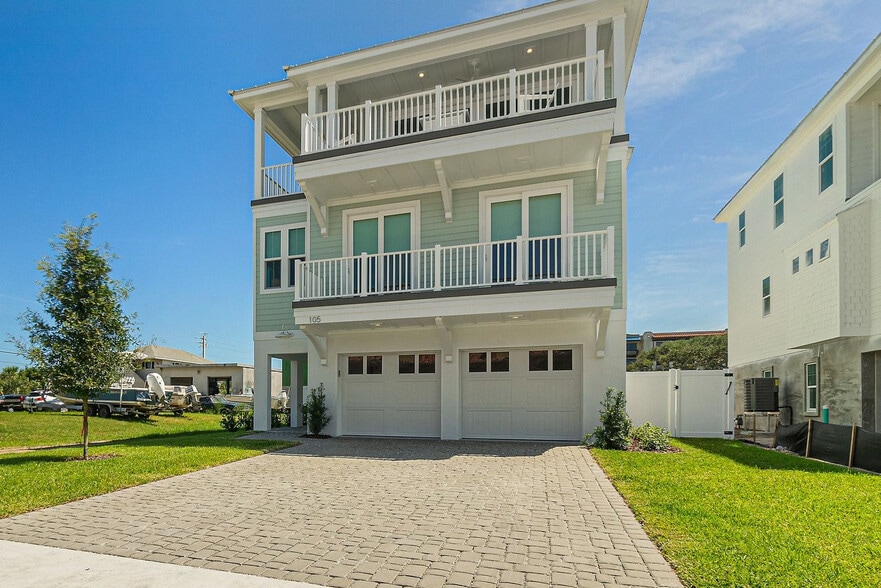 Building Photo - 105 8th St