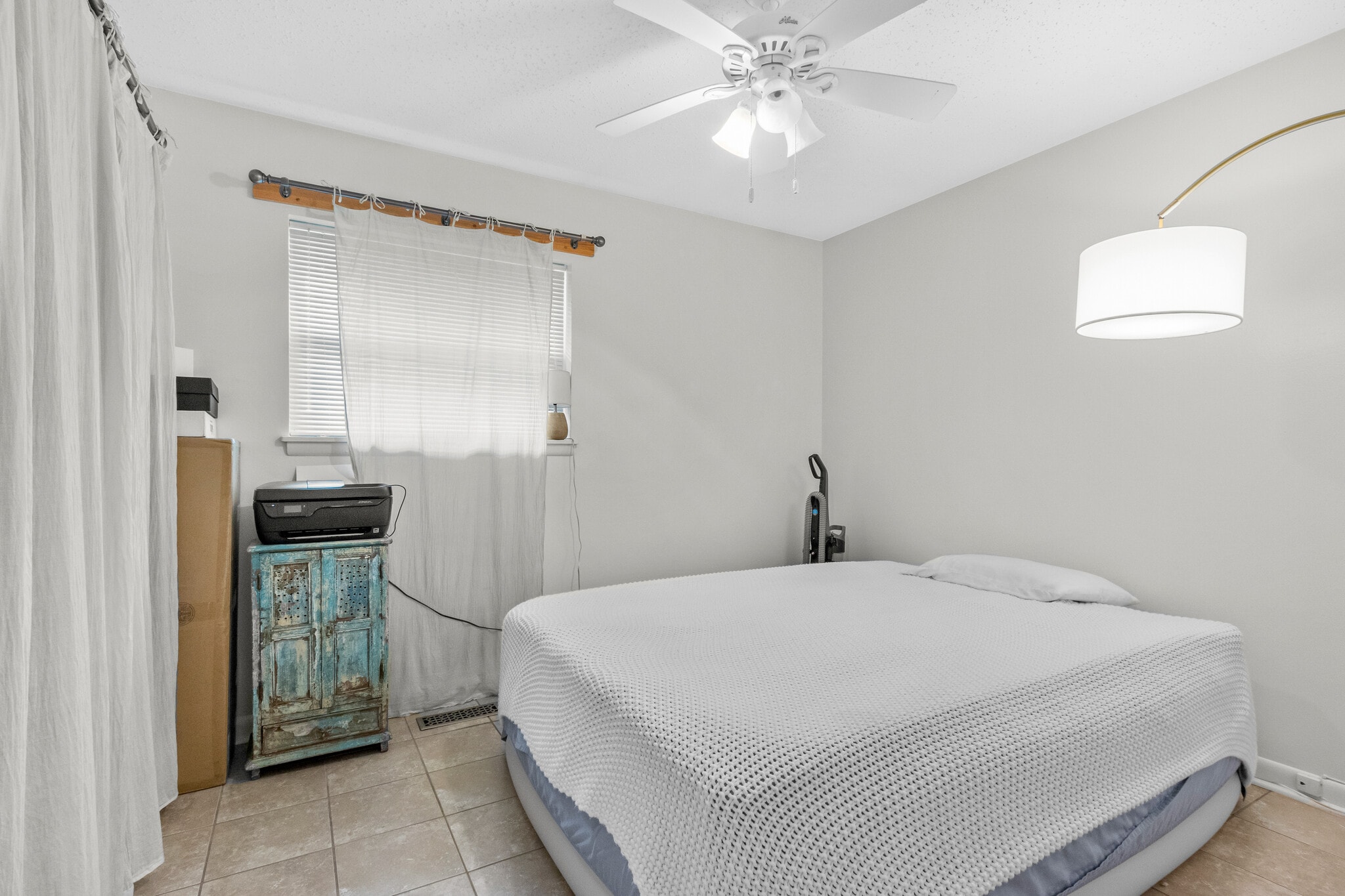 Building Photo - 840 W Davis St