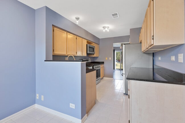 Building Photo - 1483 Ashbury Ln W