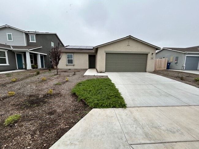 Building Photo - ** MOVE IN SPECIAL- $300 OFF FIRST 3 MONTHS***