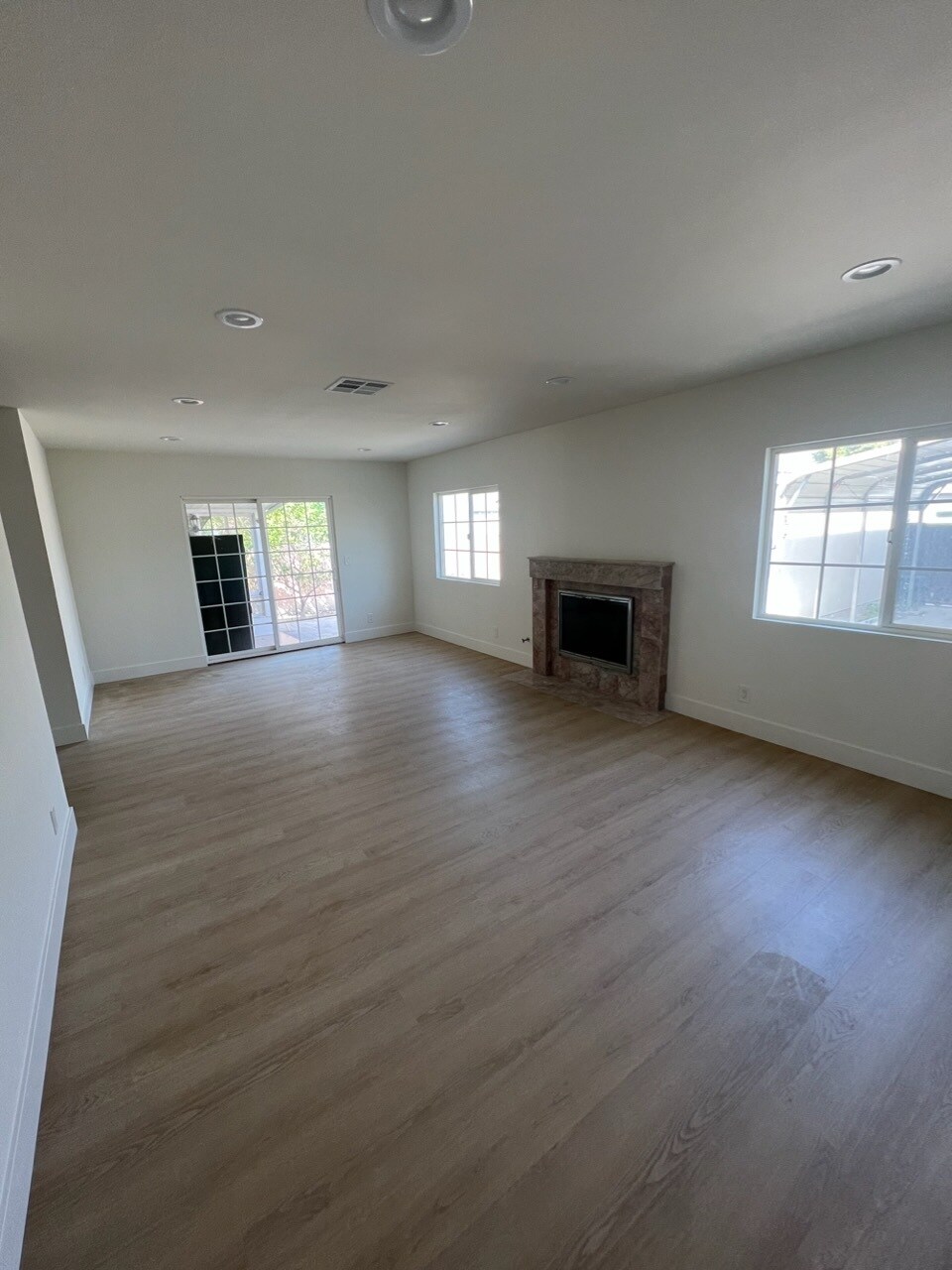 Master bedroom - 4127 Artesia Blvd