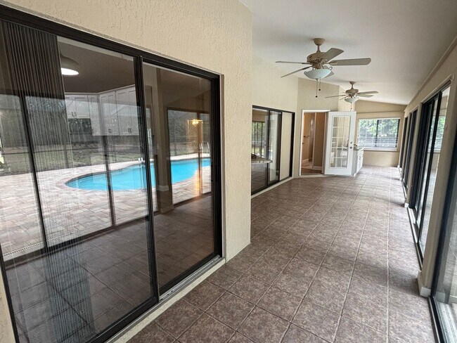 Building Photo - Charming 3-Bedroom Home with Pool & Upgrades in Hernando, FL
