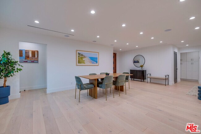 Building Photo - 5715 Corteen Pl