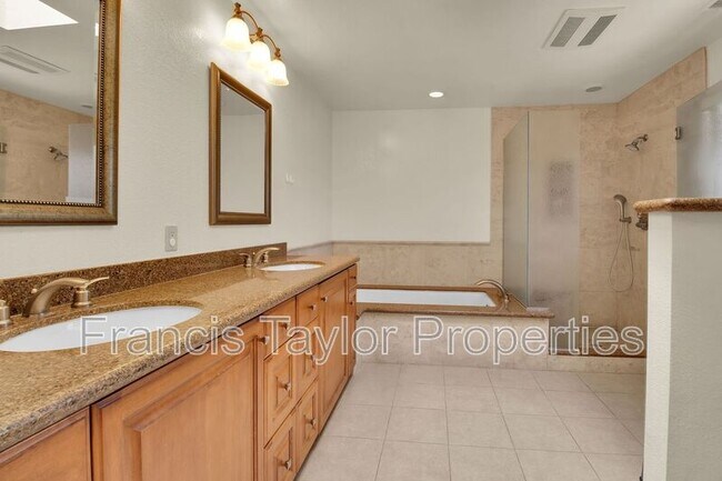 Building Photo - 749 Flagstone Ct