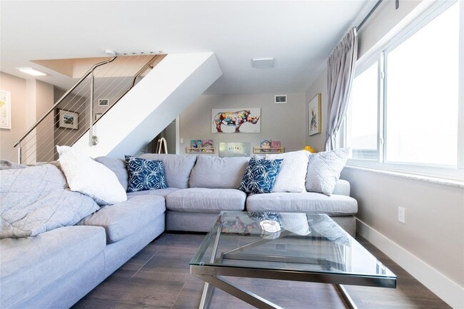 Building Photo - 2275 SW 44th St