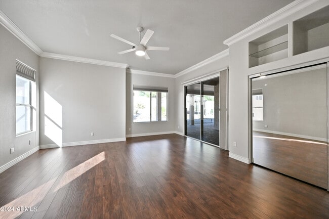 Building Photo - 6520 W Robin Ln