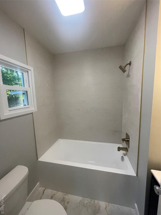 Building Photo - 33 Mailler Ave