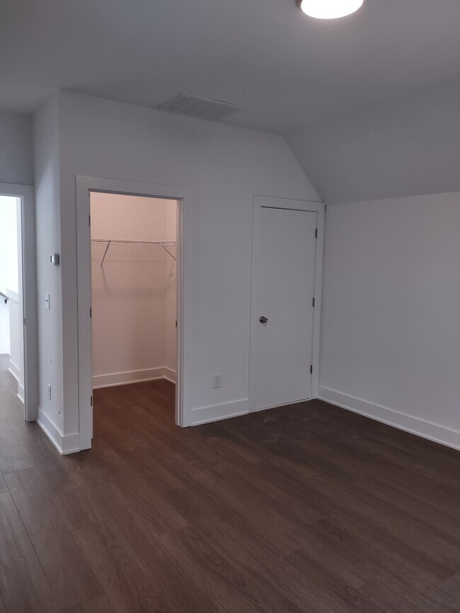 Building Photo - 1013 Page St